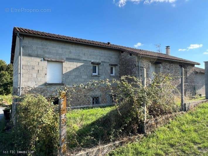 Maison à VERTEUIL-SUR-CHARENTE