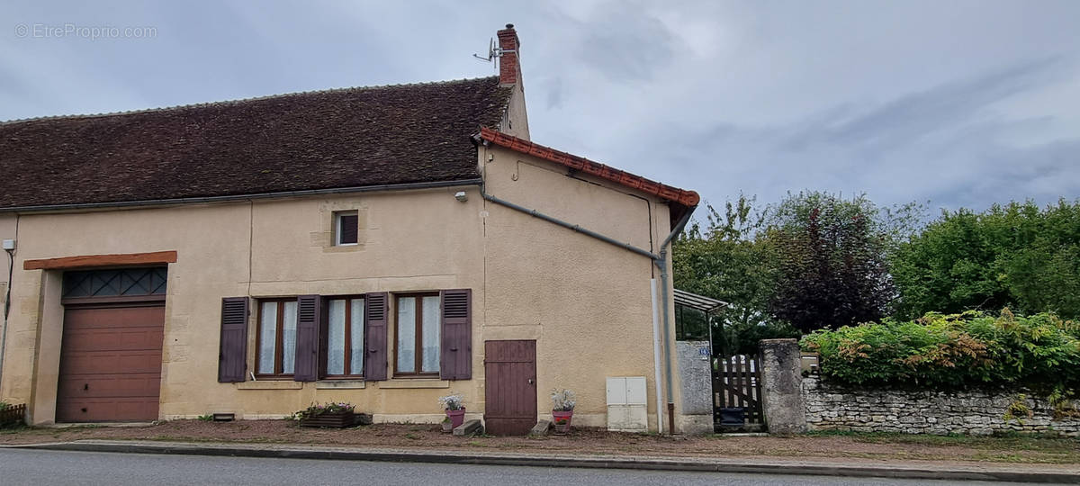 Maison à CHAMPLEMY