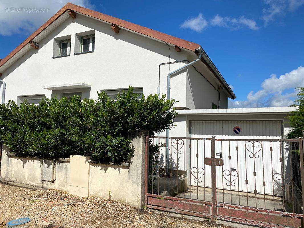 Maison à OYONNAX