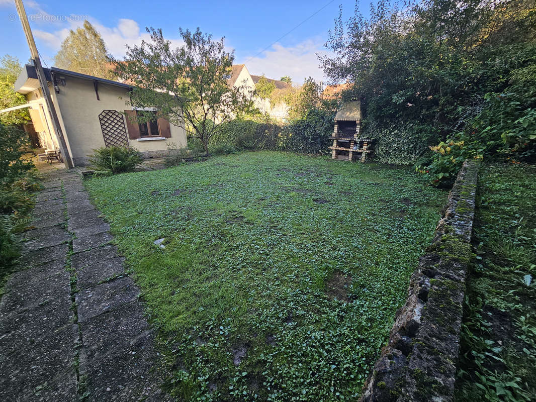 Terrain à SAINT-REMY-LES-CHEVREUSE