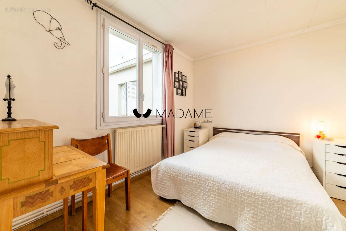 chambre 1 #estimation #grenobleimmo #avendre #lumineux #T4 - Appartement à GRENOBLE