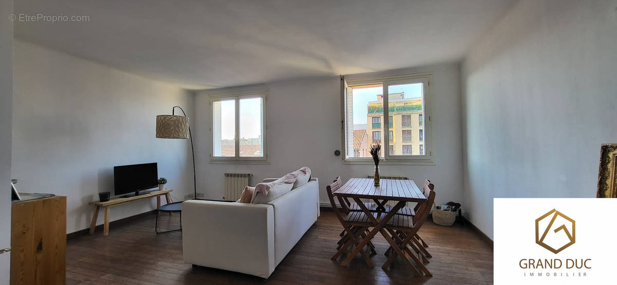 Appartement à MARSEILLE-2E