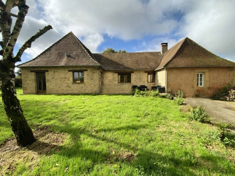 Maison à LANOUAILLE