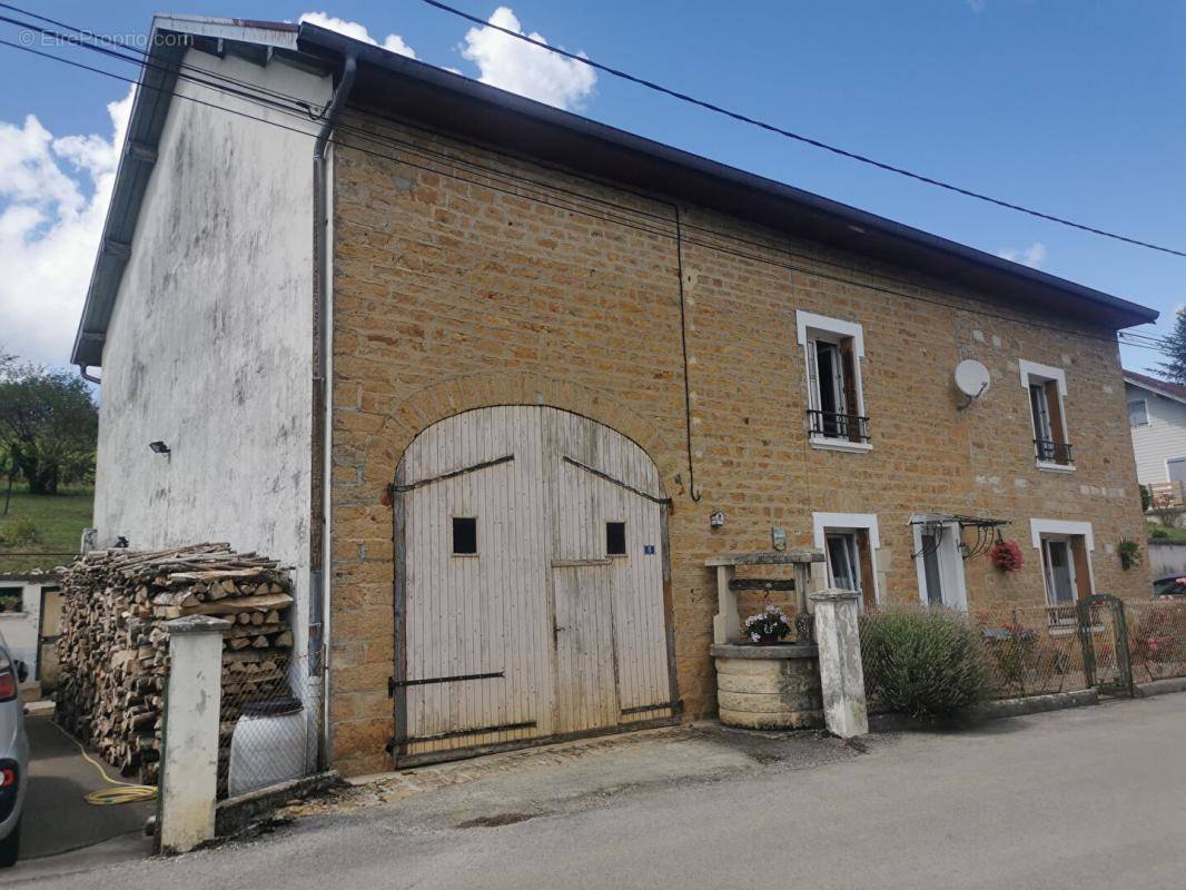 Maison à POLIGNY