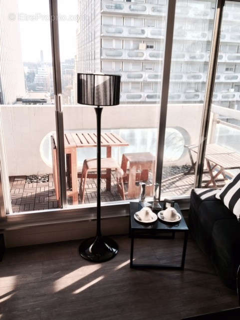 Appartement à COURBEVOIE