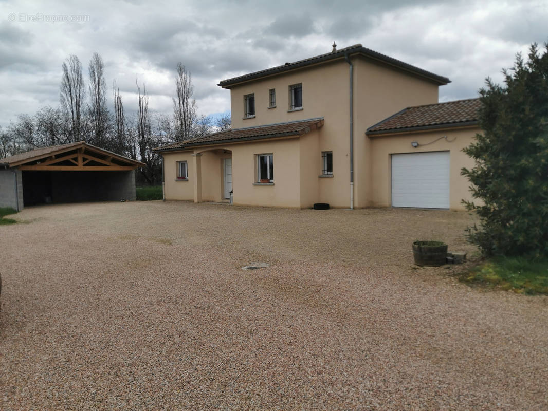 Maison à CRECHES-SUR-SAONE