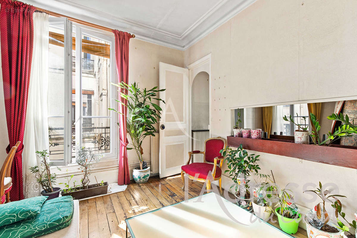 Appartement à PARIS-10E