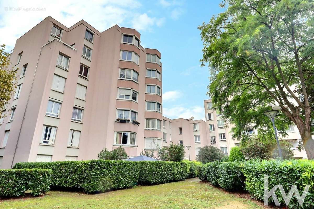 Appartement à SARTROUVILLE