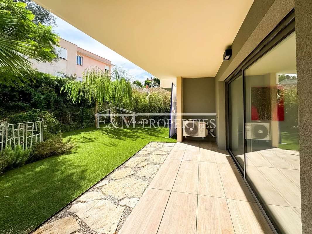 Appartement à ROQUEBRUNE-CAP-MARTIN