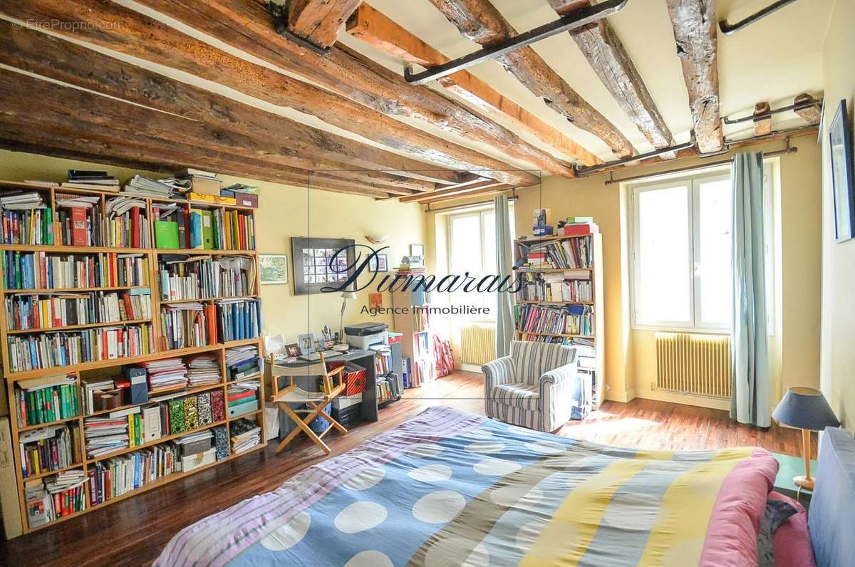 Appartement à PARIS-4E