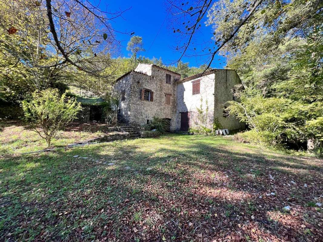 Maison à BERRE-LES-ALPES