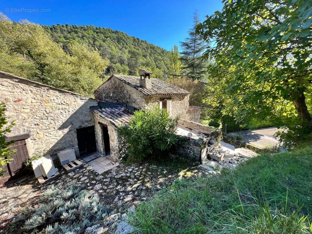 Maison à BERRE-LES-ALPES