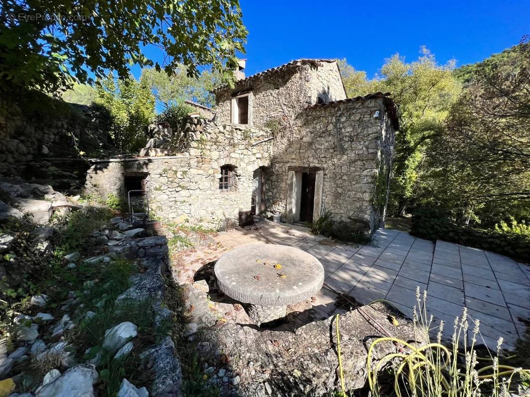 Maison à BERRE-LES-ALPES