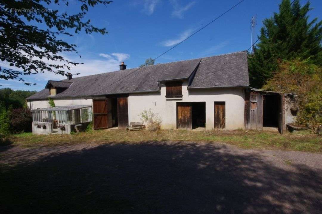 Maison à BARD-LE-REGULIER