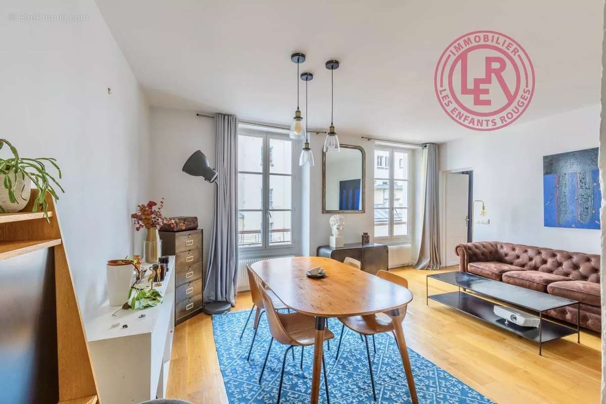 Appartement à PARIS-10E