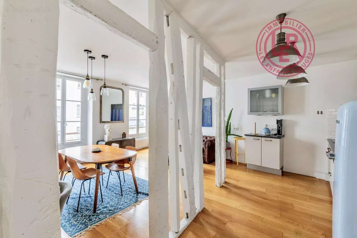 Appartement à PARIS-10E