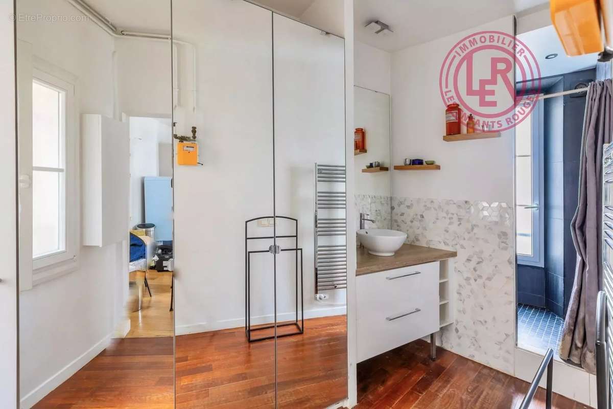 Appartement à PARIS-10E