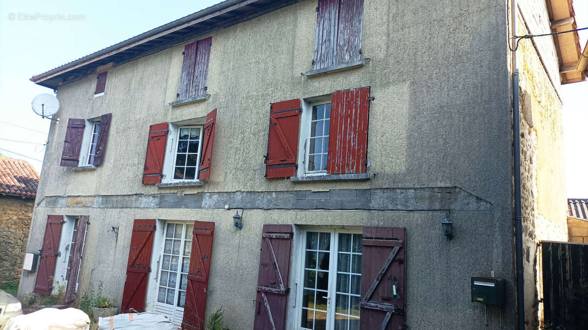 Maison à SAINT-LAURENT-SUR-GORRE