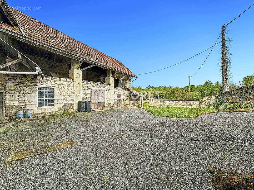 Maison à DOUE-LA-FONTAINE