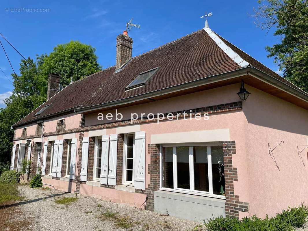 Maison à MONTIGNY-LES-MONTS