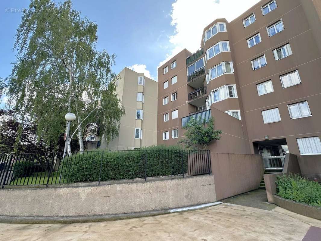 Appartement à LIVRY-GARGAN