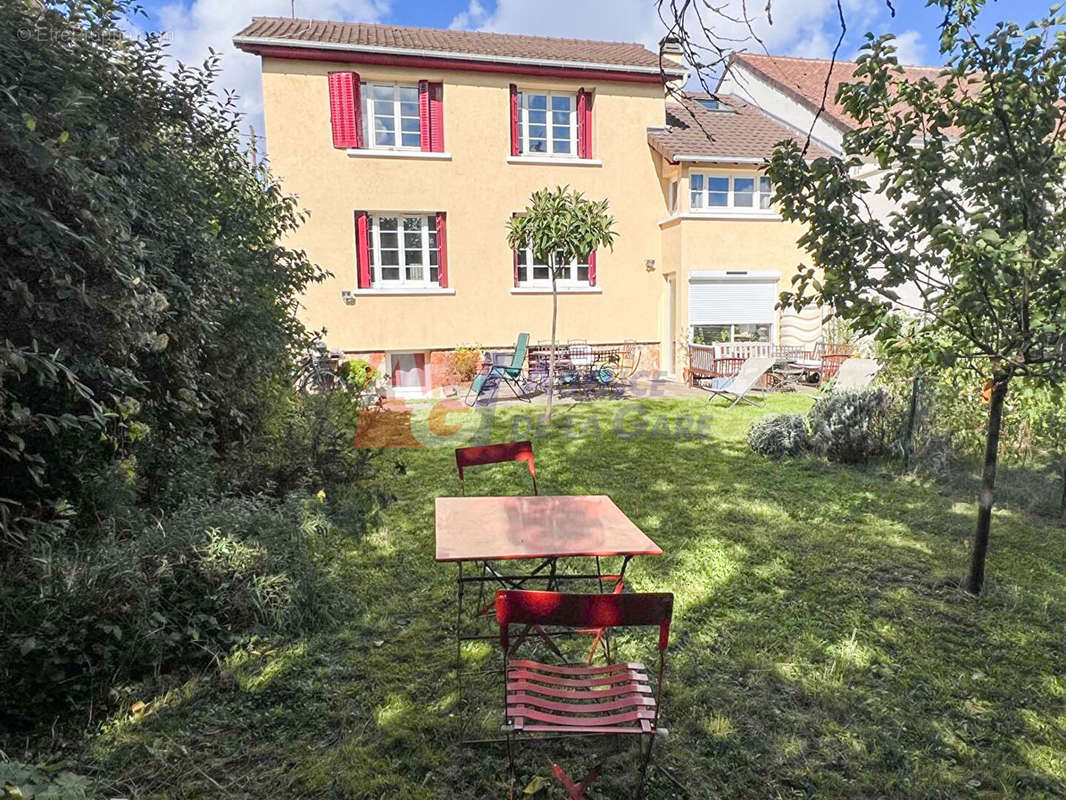 Maison à CARRIERES-SUR-SEINE