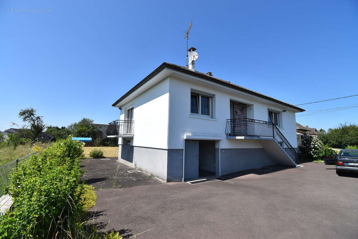 Maison à SAINT-LOUP-SUR-SEMOUSE