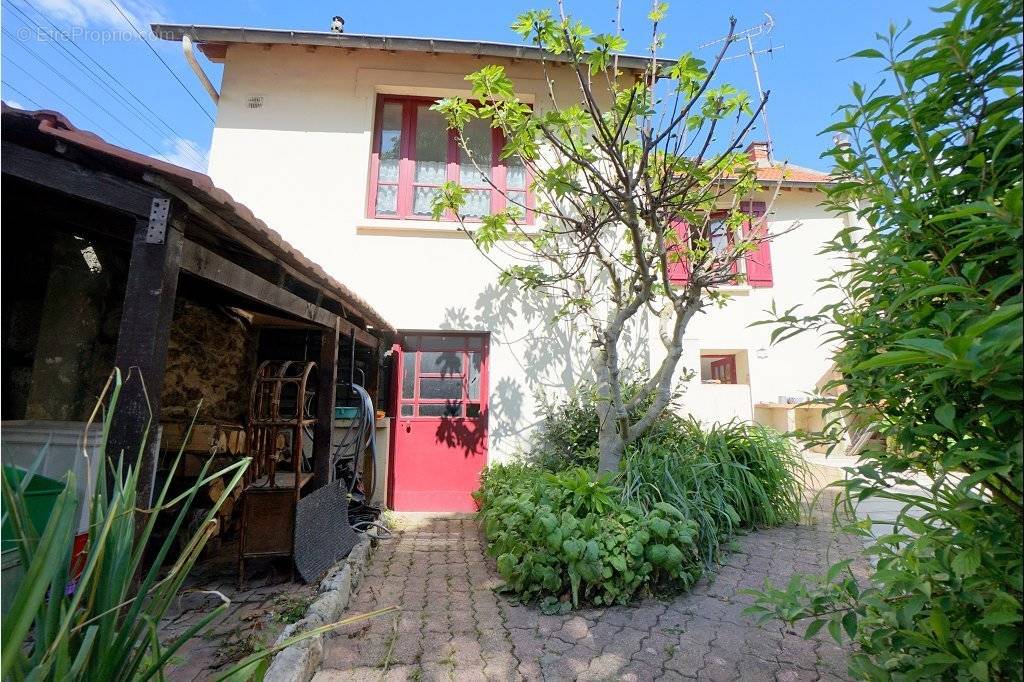 Maison à MEZIERES-SUR-SEINE