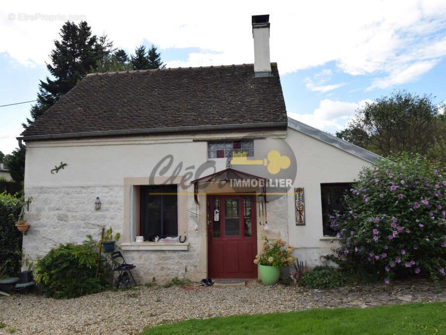 Maison à GLANON