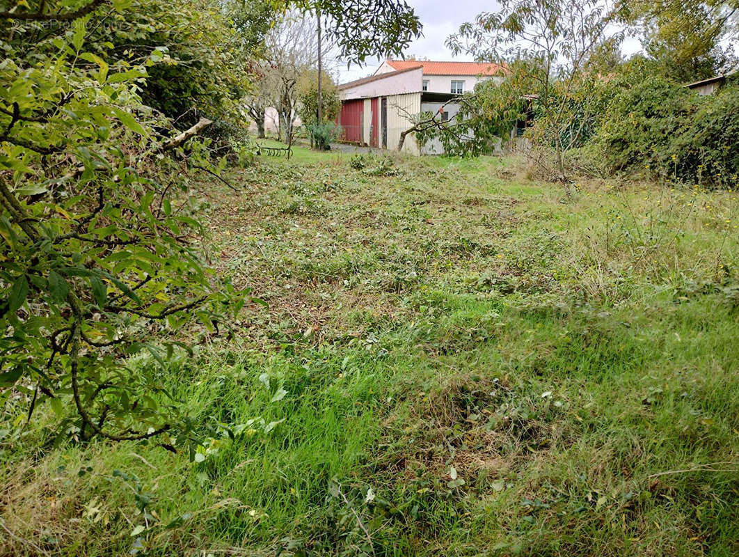 Terrain à L&#039;HERBERGEMENT