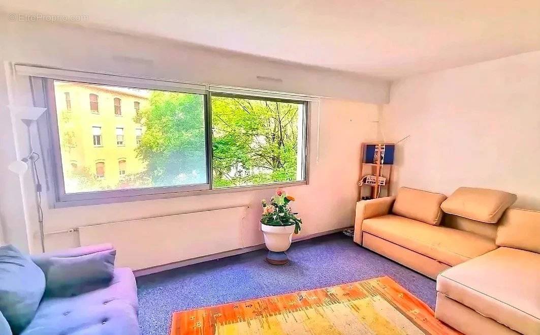 Appartement à PARIS-10E