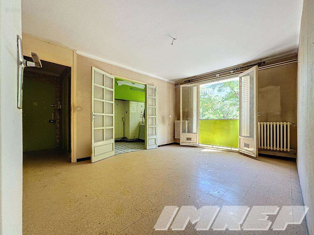 Appartement à MARSEILLE-9E