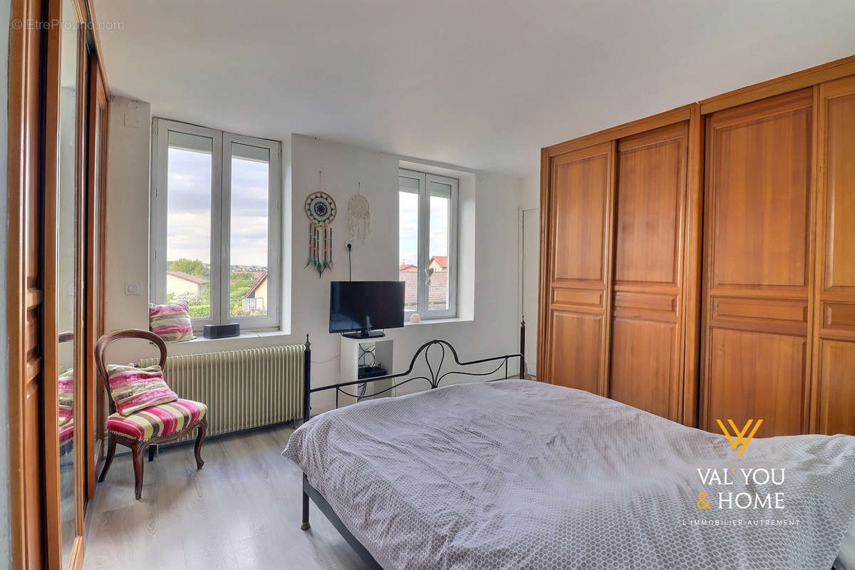 Appartement à SAINT-GENIS-LAVAL