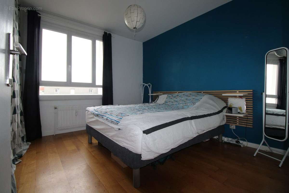 Chambre - Appartement à VILLEURBANNE