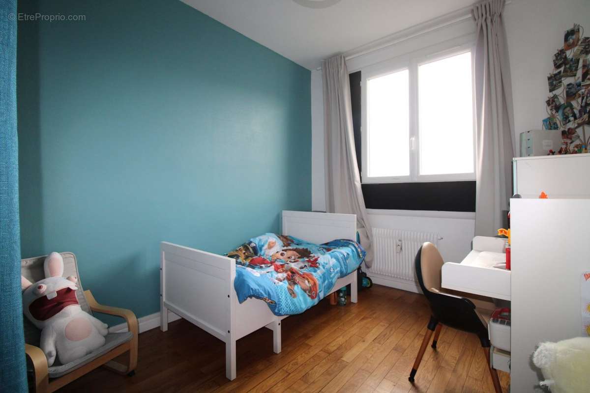 Chambre - Appartement à VILLEURBANNE