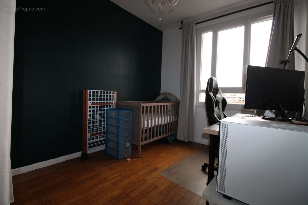 Chambre - Appartement à VILLEURBANNE