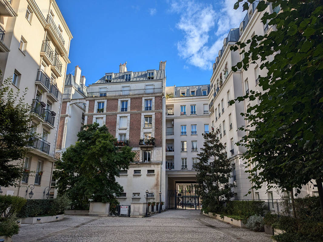 Appartement à PARIS-18E