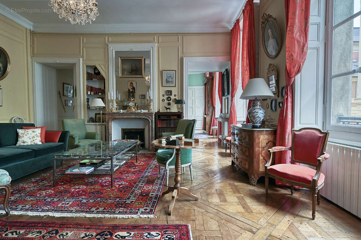 Appartement à VERSAILLES