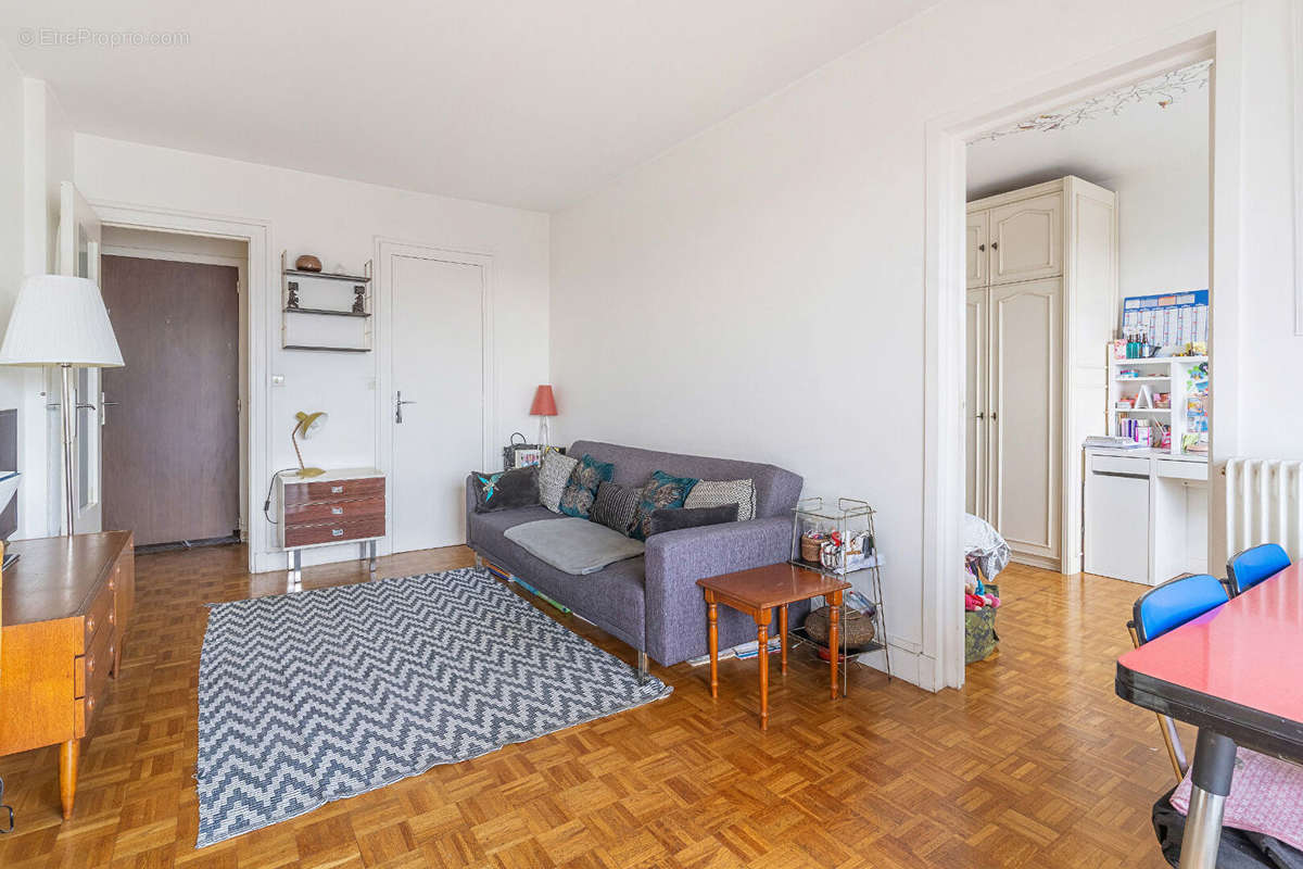 Appartement à PARIS-15E