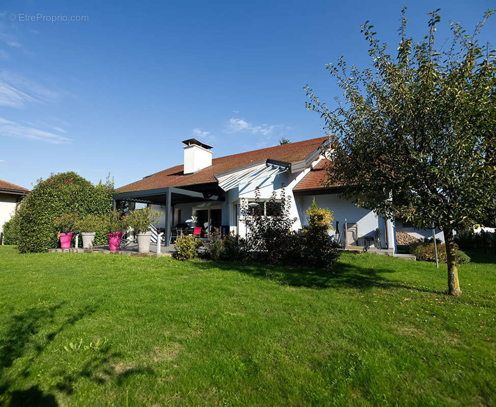 Maison à SAINT-PIERRE-EN-FAUCIGNY