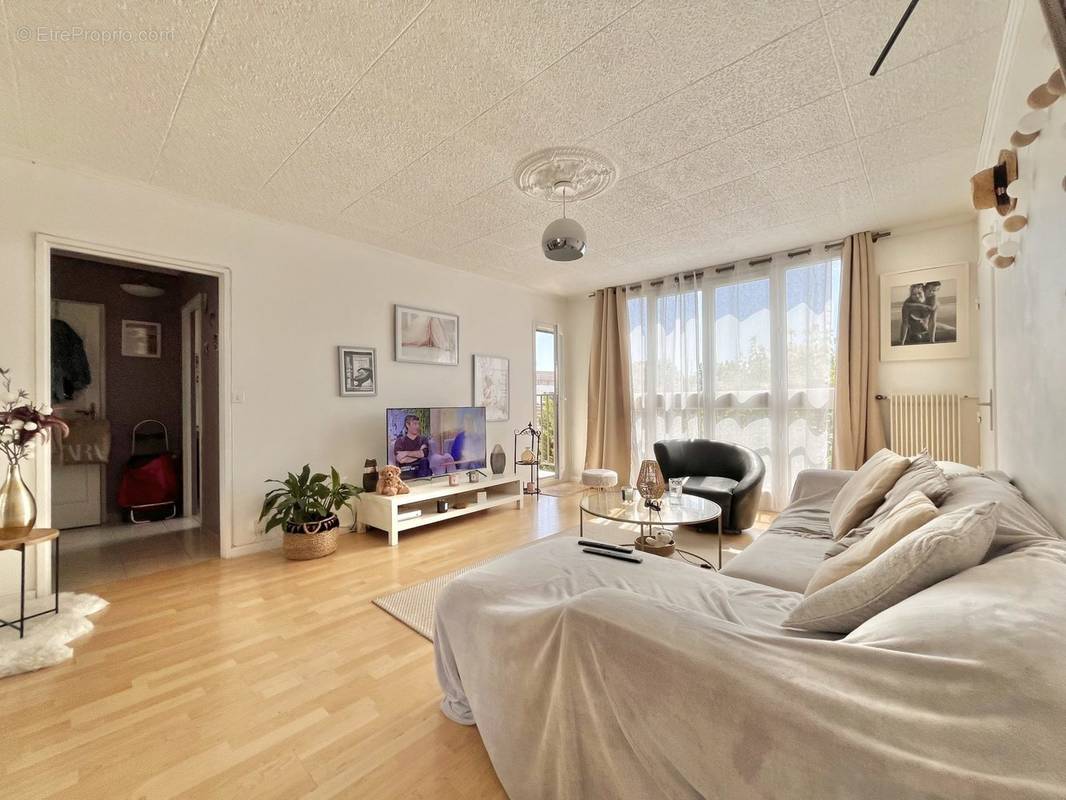 Appartement à ROSNY-SOUS-BOIS