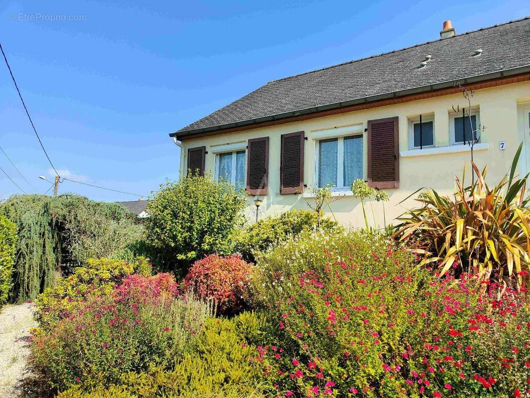 Maison à CHATEAUNEUF-SUR-SARTHE