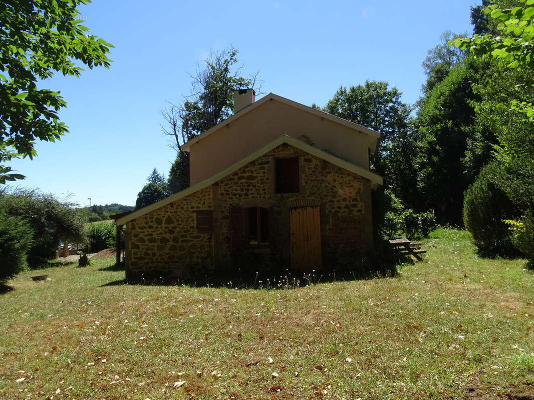 Maison à SAINT-JULIEN-LE-PETIT