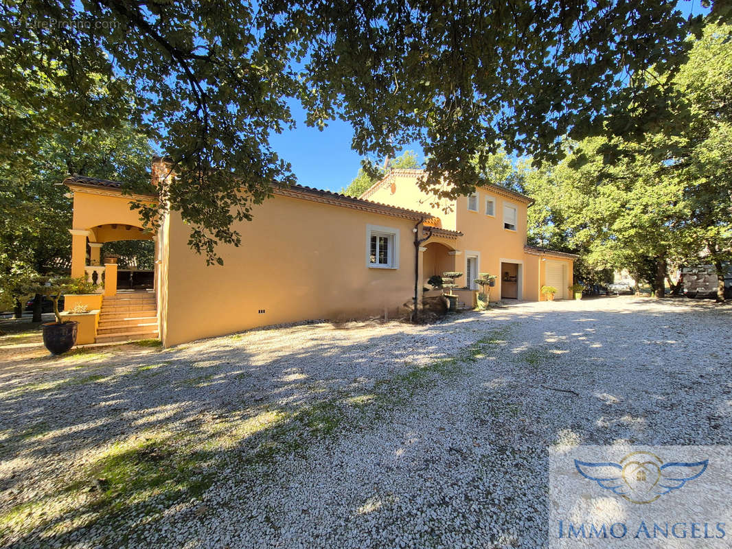 Maison à RIBAUTE-LES-TAVERNES