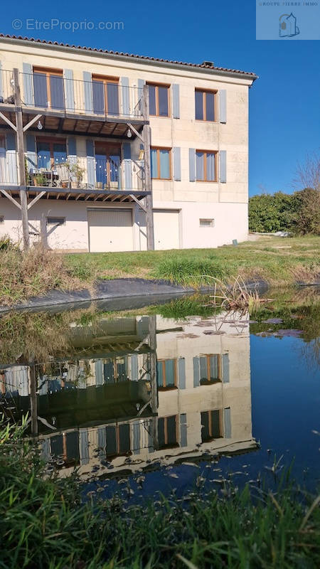 Appartement à AUBETERRE-SUR-DRONNE