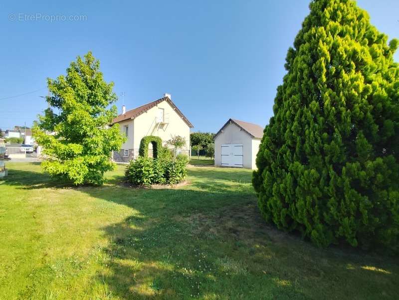 Maison à BESSE-SUR-BRAYE