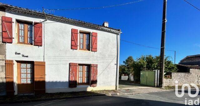 Photo 1 - Maison à SAINT-GERMAIN-DE-LONGUE-CHAUME