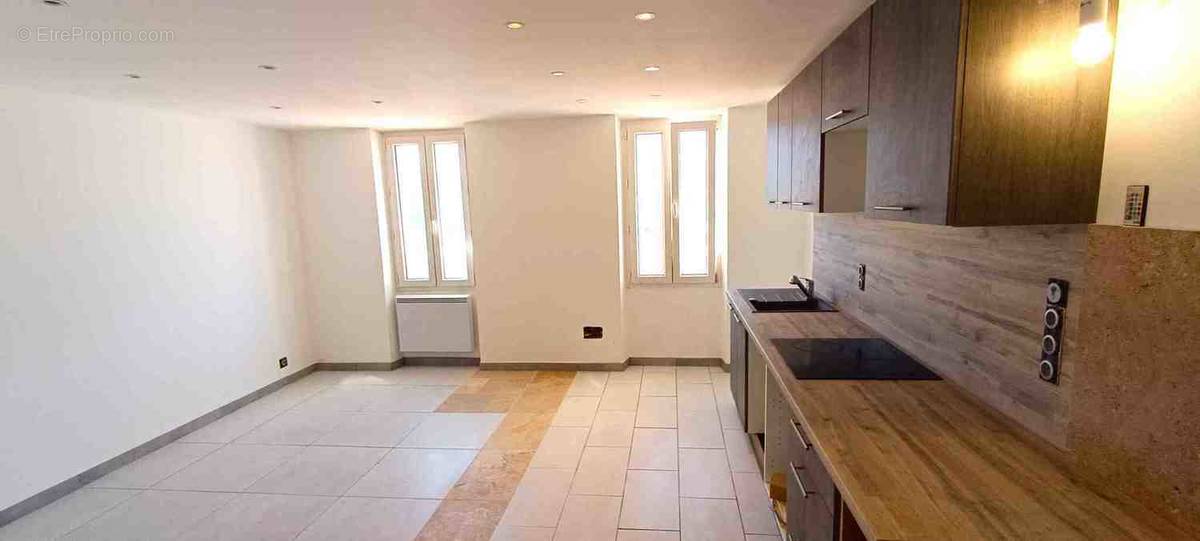 Appartement à SIX-FOURS-LES-PLAGES