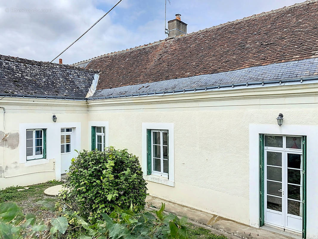 Maison à AZAY-SUR-CHER