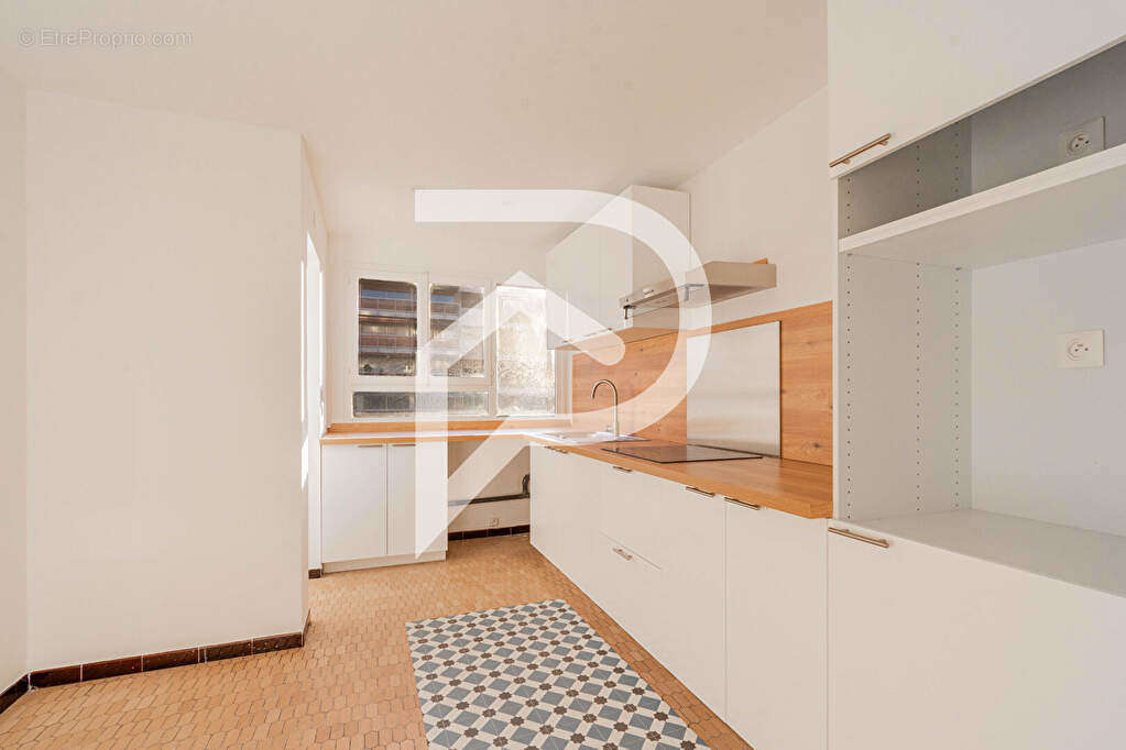 Appartement à MARSEILLE-6E